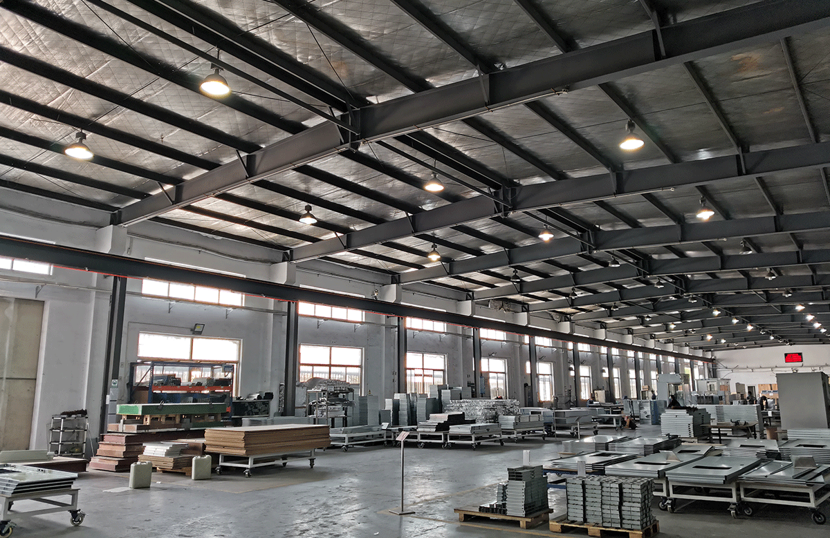 廠房?jī)?nèi)景